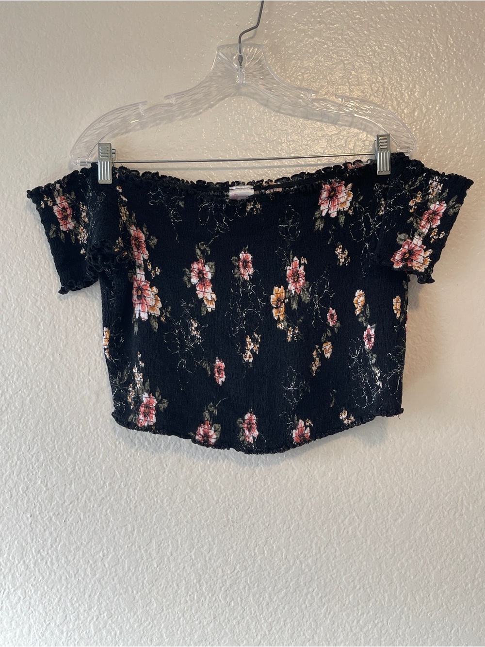 No Boundaries XXXL (21) Smocked / Ruched Floral Crop Top